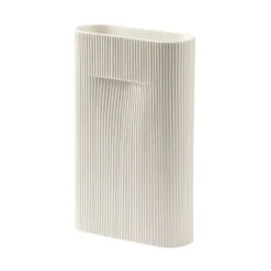 Muuto Vase Ridge, Petit Modèle, Blanc Cassé