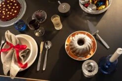 HAY Bougeoir Moyen Flare, Bleu Clair Avec Bord Rouge -Magasin De Rénovation Domiciliaire 2021 09 30 FDS Valmiit VVV 20