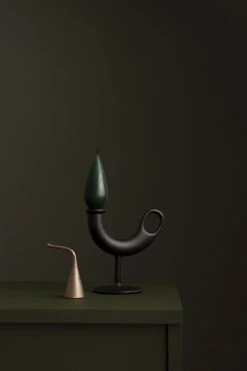 Nedre Foss Éteignoir à Bougies Sammu, Laiton -Magasin De Rénovation Domiciliaire 2022 Nedre Foss Christmas Sammu and Ildhane green candle 1