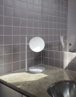 Normann Copenhagen Miroir De Table Pose, Blanc -Magasin De Rénovation Domiciliaire 2022 Pose Mirror White 02