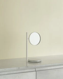 Normann Copenhagen Miroir De Table Pose, Blanc -Magasin De Rénovation Domiciliaire 2022 Pose Mirror White 05