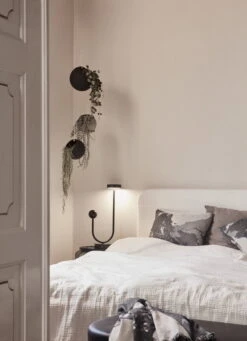 AYTM Petit Pot De Fleurs Suspendu Globe, Noir - Doré -Magasin De Rénovation Domiciliaire AYTM 04 265