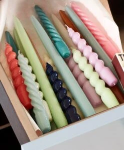 HAY Bougies Twist, Lot De 6, Rose Foncé - Dark Peach - Citrus -Magasin De Rénovation Domiciliaire Candle Spiral Candle Twist Candle Conical 1