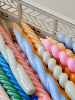 HAY Bougies Twist, Lot De 6, Rose Clair - gris Clair - lilas -Magasin De Rénovation Domiciliaire Candle family 01 1