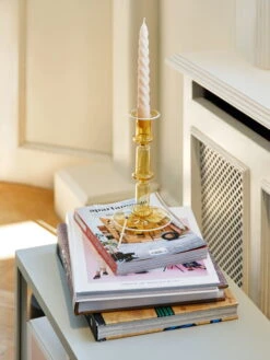 HAY Grand Bougeoir Flare, Jaune Avec Bord Blanc -Magasin De Rénovation Domiciliaire Candle Twist Flare Tall yellow with white rim