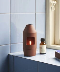 HAY Diffuseur De Parfum Chim Chim, Dark Terracotta -Magasin De Rénovation Domiciliaire Chim Chim Scent Diffuser dark terracotta