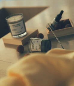 Frama Bougie Parfumée Deep Forest, 60 g -Magasin De Rénovation Domiciliaire FRAMA at Casa Piana 1001238