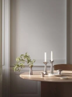 Georg Jensen Vase Bloom Botanica, 150 mm -Magasin De Rénovation Domiciliaire GJ SS20 HOME BLOOM BOTANICA CANDLEHOLDERS 1