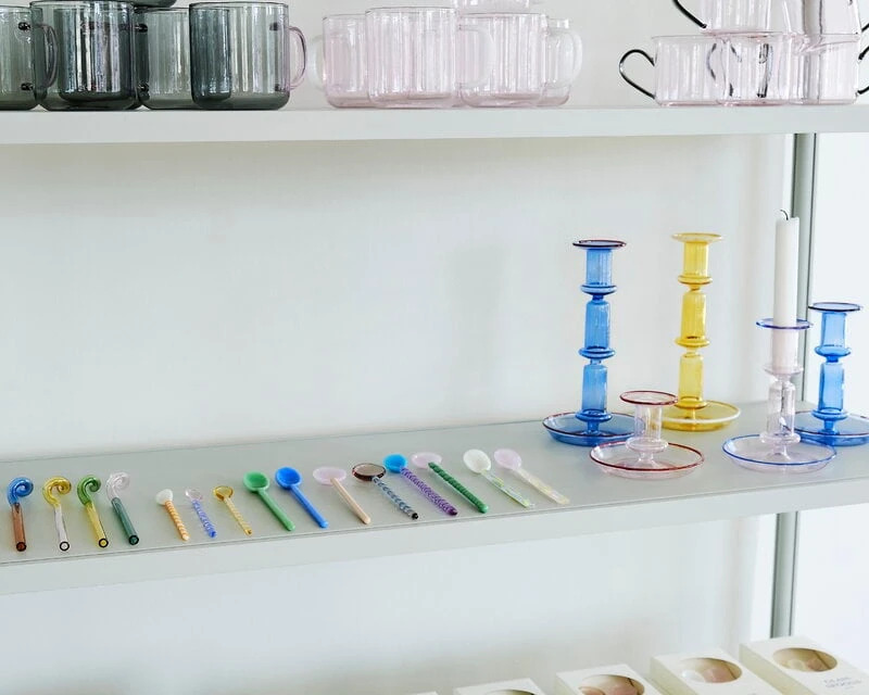 HAY Grand Bougeoir Flare, Jaune Avec Bord Blanc – Image 4