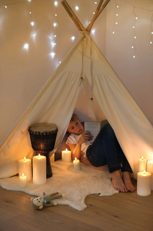 Uyuni Lighting Bougie Pilier LED, 5 x 7,5 cm, Nordic White 4 Uyuni Lighting Bougie Pilier LED, 5 x 7,5 cm, Nordic White – Image 2