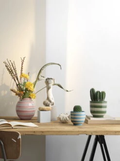 Kähler Pot De Fleurs Omaggio Nuovo, 12 cm, Bleu 13 Kähler Pot De Fleurs Omaggio Nuovo, 12 cm, Bleu -Magasin De Rénovation Domiciliaire KAH 690163 690161 690165 Omaggio Nouvo all together on table