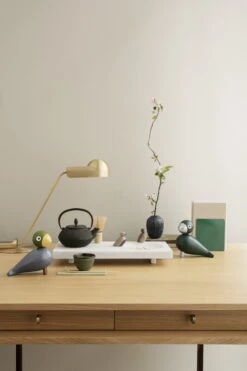 Kay Bojesen Moineaux, 2 pièces -Magasin De Rénovation Domiciliaire KB 39419 39415 39460 Songbird Nightingale w other birds on workingdesk