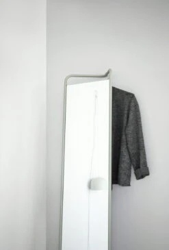 MENU Miroir Pleine Longueur Kaschkasch, Blanc 13 MENU Miroir Pleine Longueur Kaschkasch, Blanc -Magasin De Rénovation Domiciliaire KaschKasch Floor Mirror Location 02