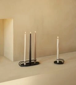 MENU Bougeoir Clip, 3 branches, Noir -Magasin De Rénovation Domiciliaire MENU Clip Candle Holder Spire Smooth Tapered Candle 2 1