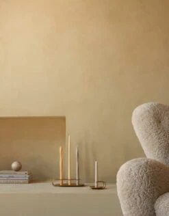 MENU Bougeoir Clip, Laiton 9 MENU Bougeoir Clip, Laiton -Magasin De Rénovation Domiciliaire MENU Clip Candle Holder Twist Tapered Candle The Tired Man