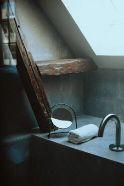 MENU Miroir Sur Pied Nimbus, Laiton Bronzé -Magasin De Rénovation Domiciliaire NIMBF4 TM