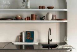 Northern Planche De Service Podium, 65 cm, Marbre Blanc Mélangé -Magasin De Rénovation Domiciliaire Podium L65 white Kitchen landscape Northern ph PO Solvberg High res