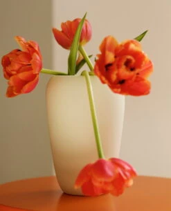 Lokal Helsinki Vase Silmu, Jaune Clair -Magasin De Rénovation Domiciliaire SILMU SaijaHalko lokalhelsinki2022 3