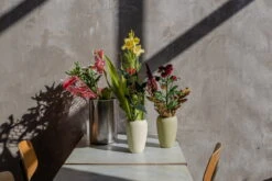 Lokal Helsinki Vase Silmu, Jaune Clair -Magasin De Rénovation Domiciliaire SILMU lokalkollektion lokalhelsinki2022 44