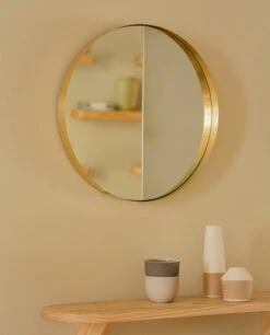 Lokal Helsinki Miroir Vino 60, Laiton, Extérieur -Magasin De Rénovation Domiciliaire VINO iinavuorivirta lokalhelsinki2022 4