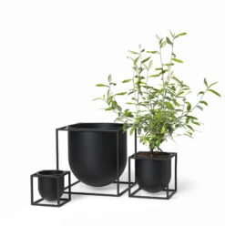 By Lassen Pot De Fleurs Kubus 14, Noir -Magasin De Rénovation Domiciliaire byLassen Kubus Flowerpot Black group 300