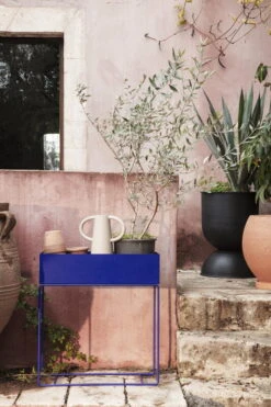 Ferm LIVING Plant Box, Bleu Vif -Magasin De Rénovation Domiciliaire fermLIVING SS22 PlantBox BrightBlue image 1